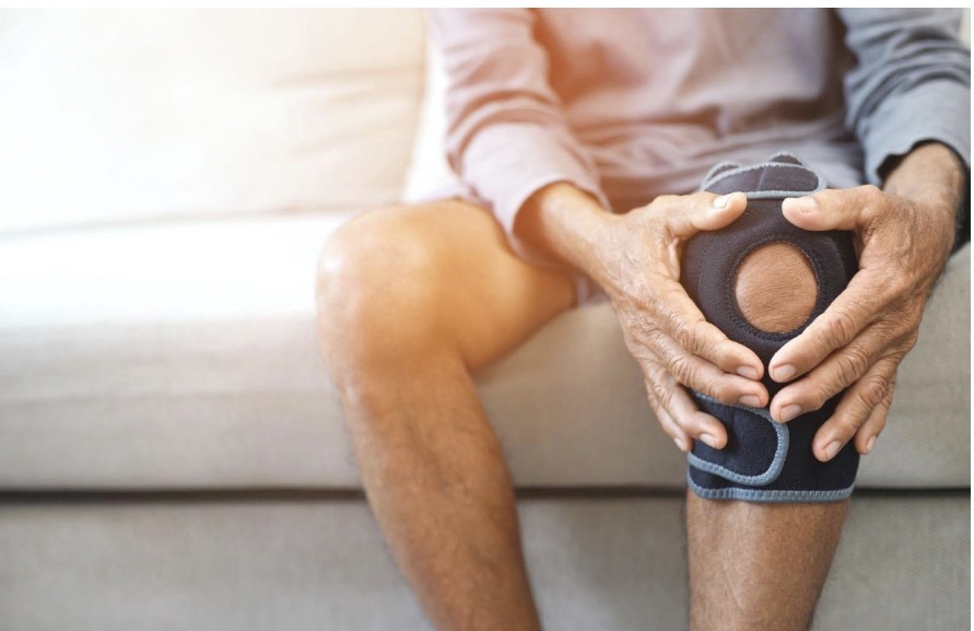 Early signs of knee arthritis and knee pain treatment in Bangalore